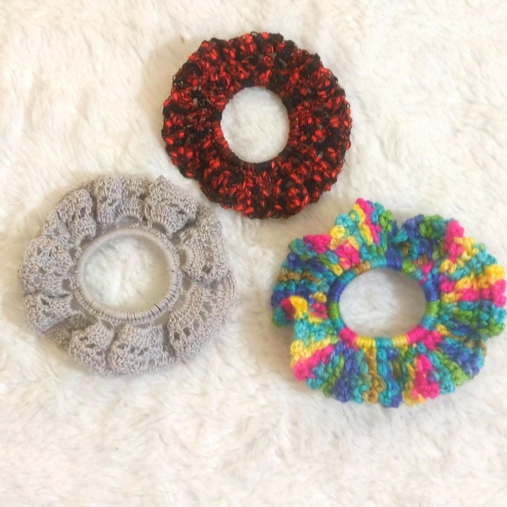 NWOT Handmade Crocheted Scrunchy Set of 2 Acrylic With One Made of Ribbon